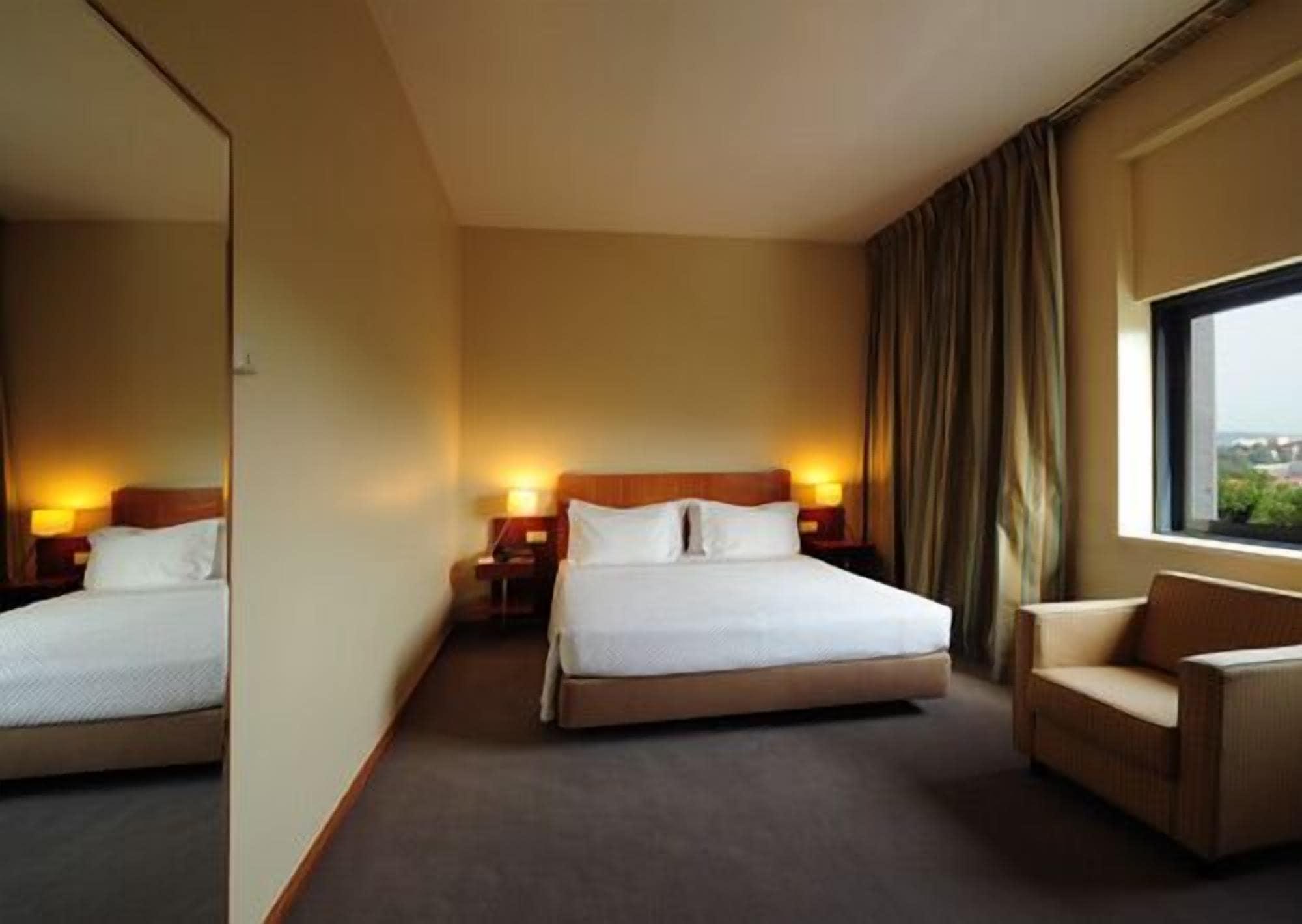 Hotel De Guimaraes Business & Spa Ngoại thất bức ảnh